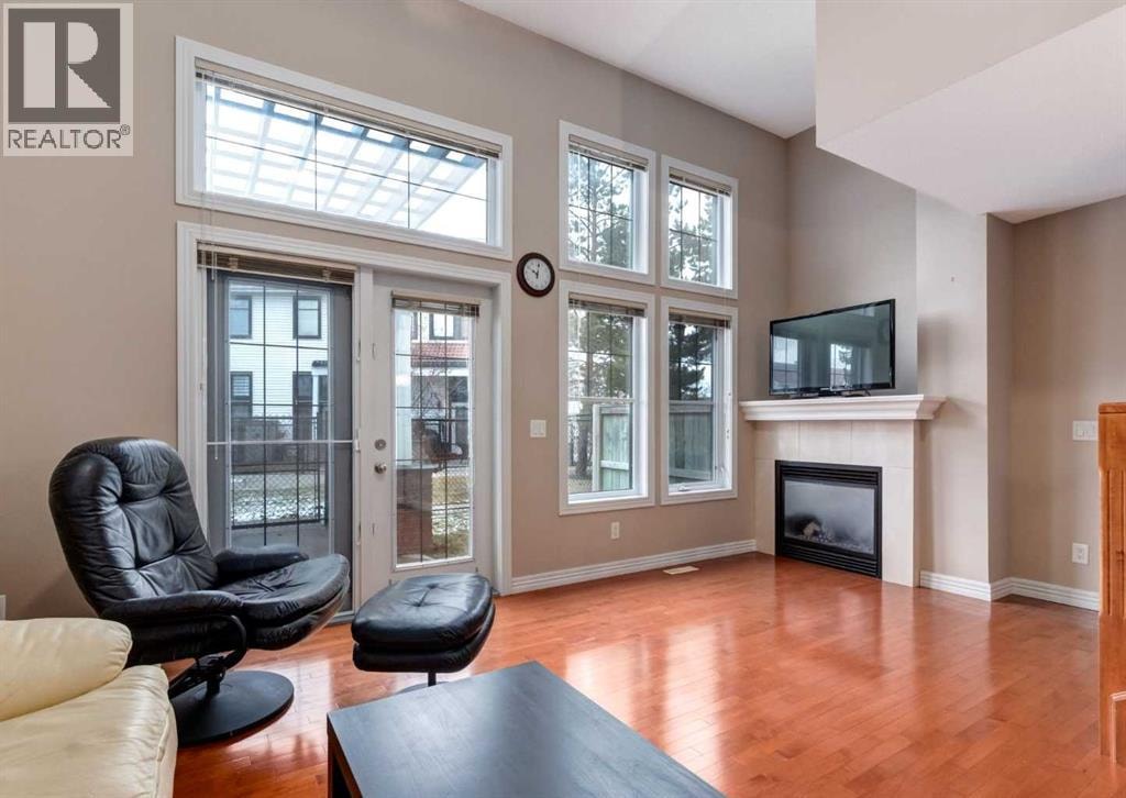 12 Royal Oak Lane NW — photo 6