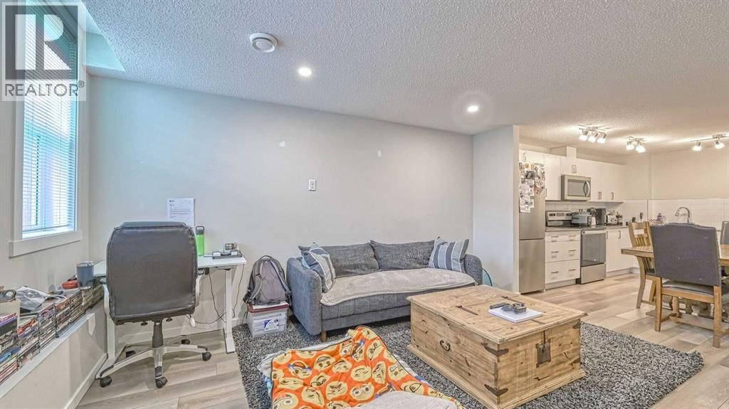 417 Cranbrook Square SE — photo 6