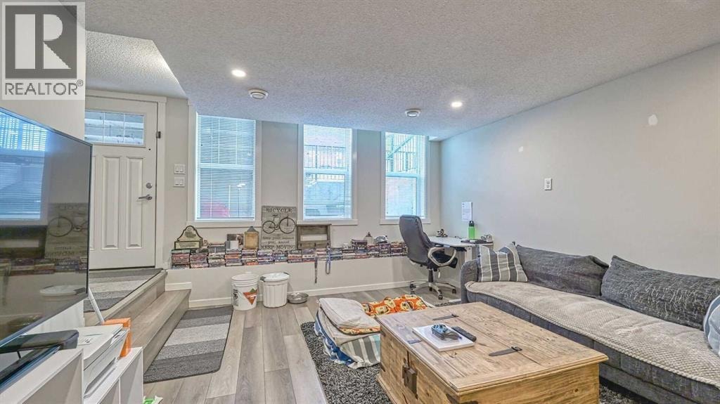 417 Cranbrook Square SE — photo 4