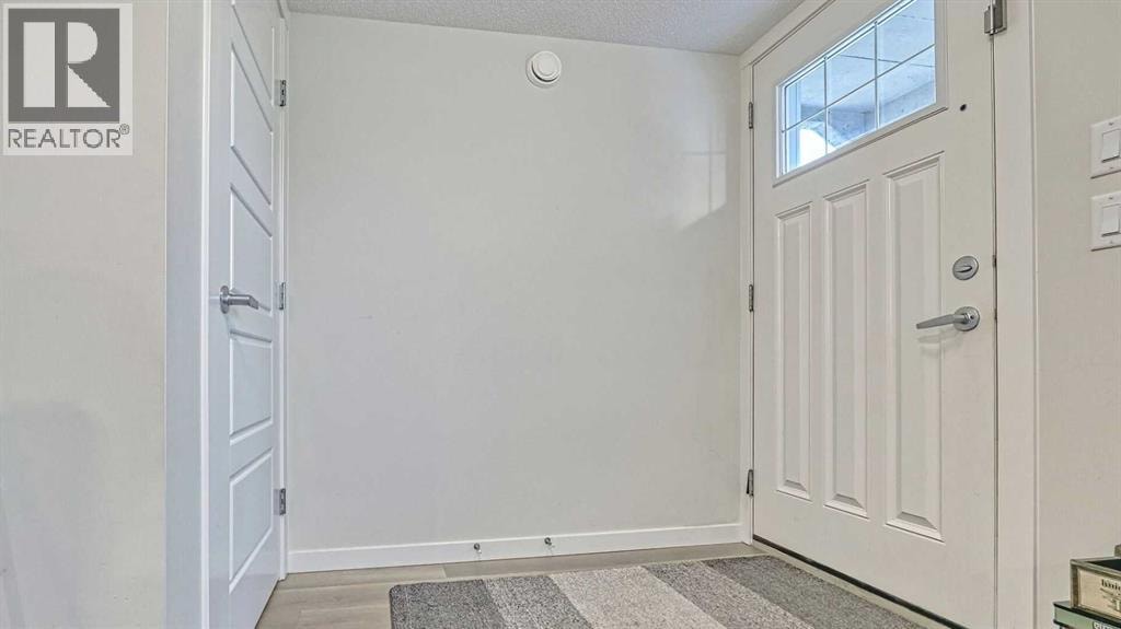 417 Cranbrook Square SE — photo 3