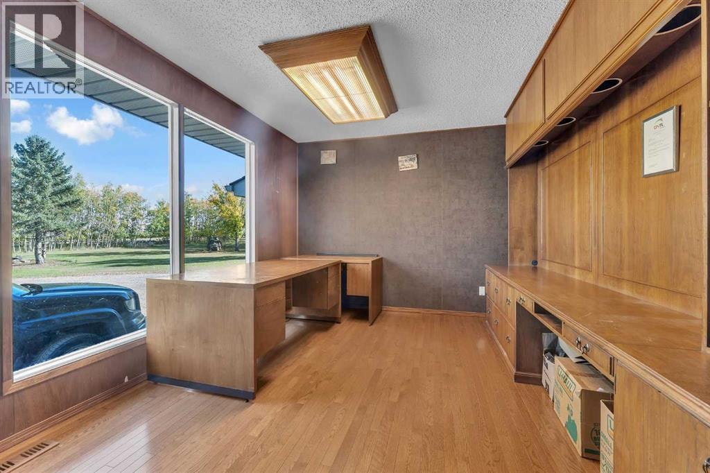 233081 Glenmore View Road — photo 14