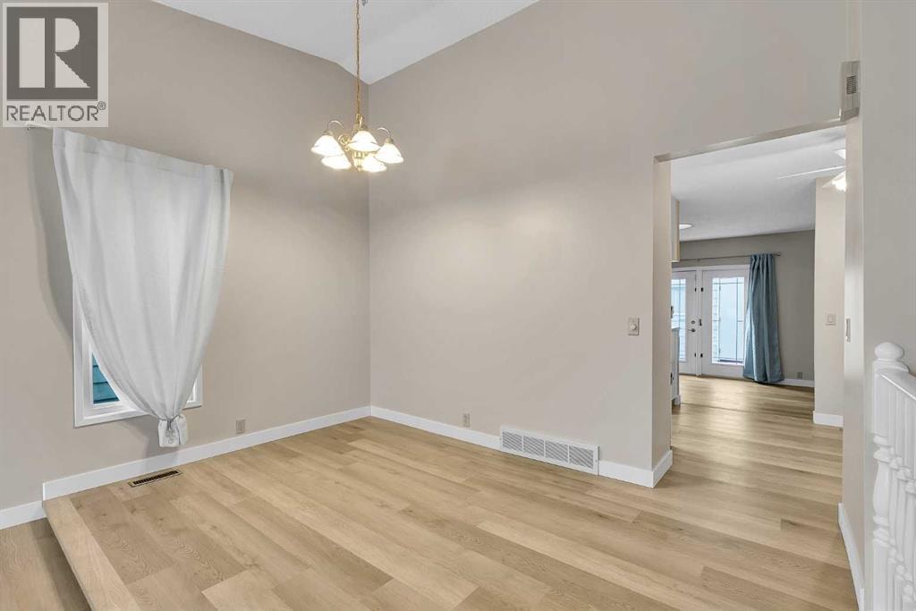 1111 Berkley Drive NW — photo 8