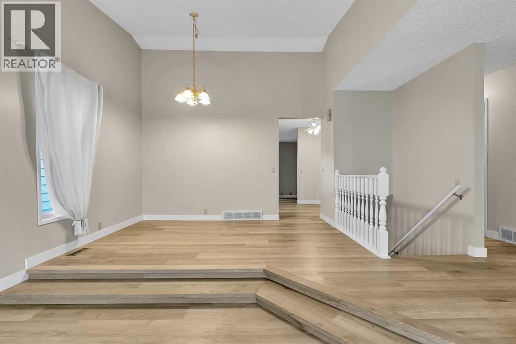 1111 Berkley Drive NW — photo 7