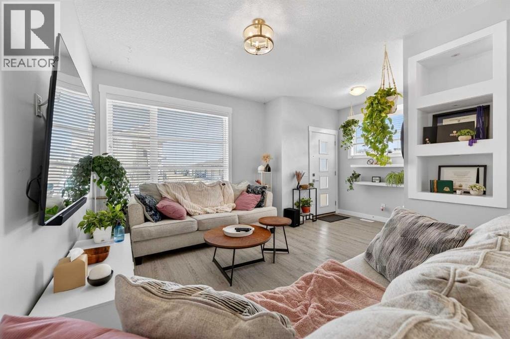 29 Skyview Parade NE — photo 4