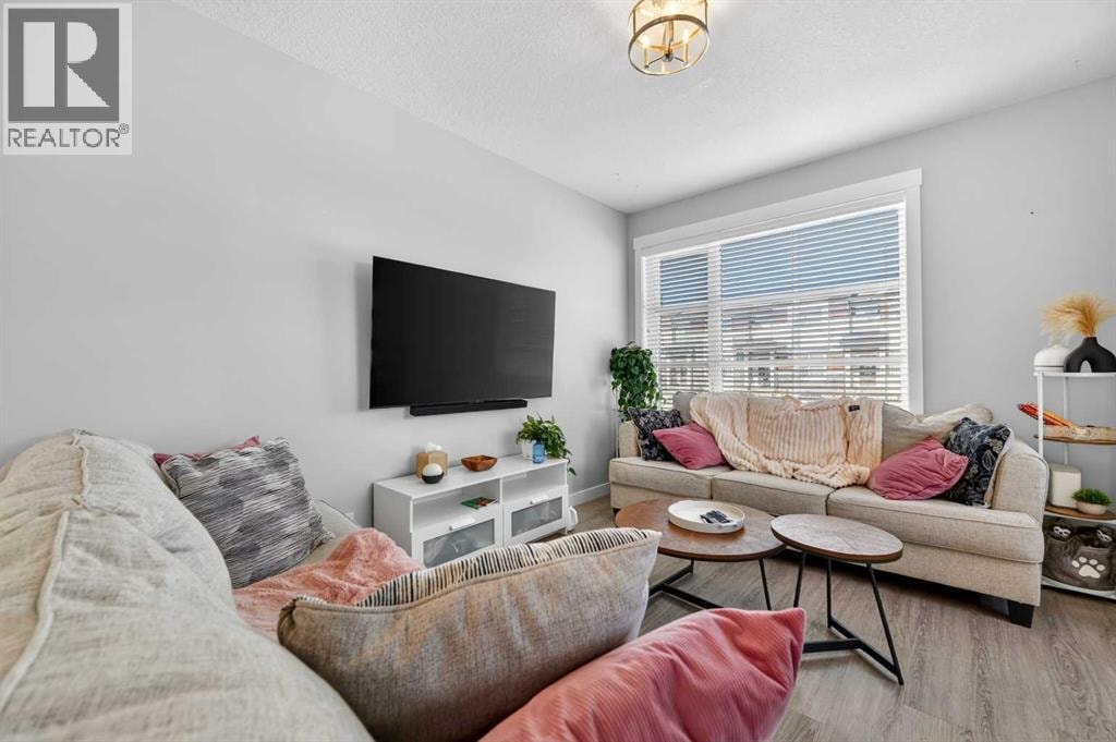 29 Skyview Parade NE — photo 6