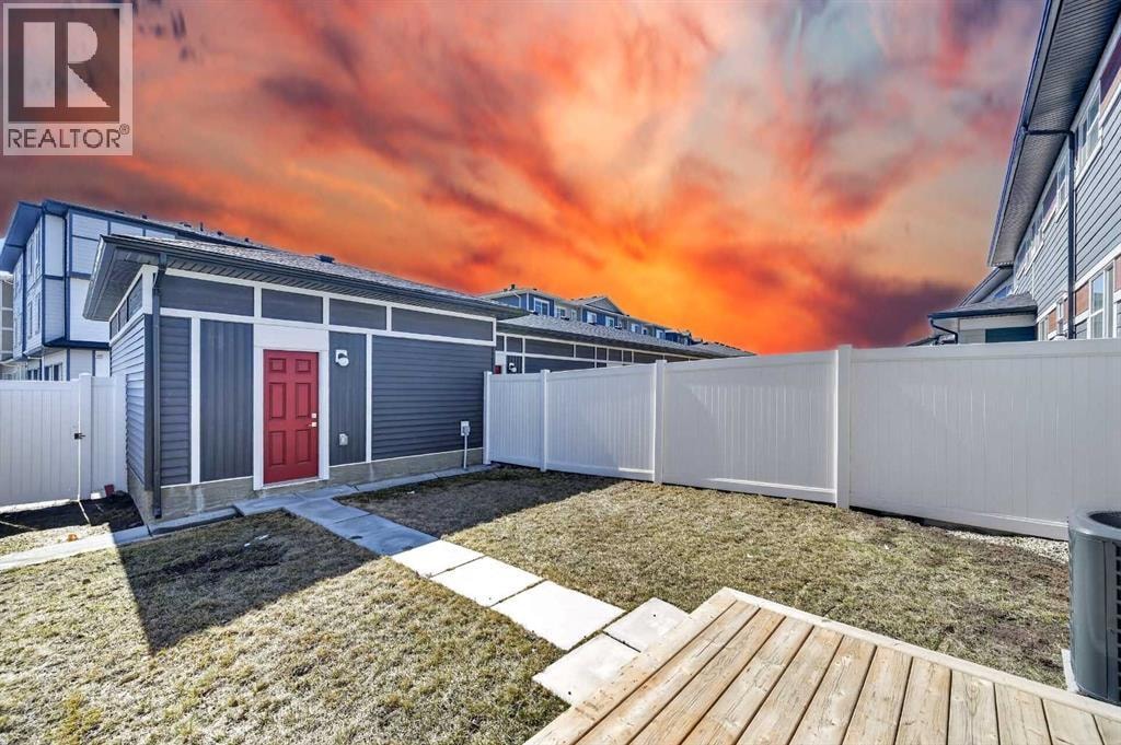 29 Skyview Parade NE — photo 26