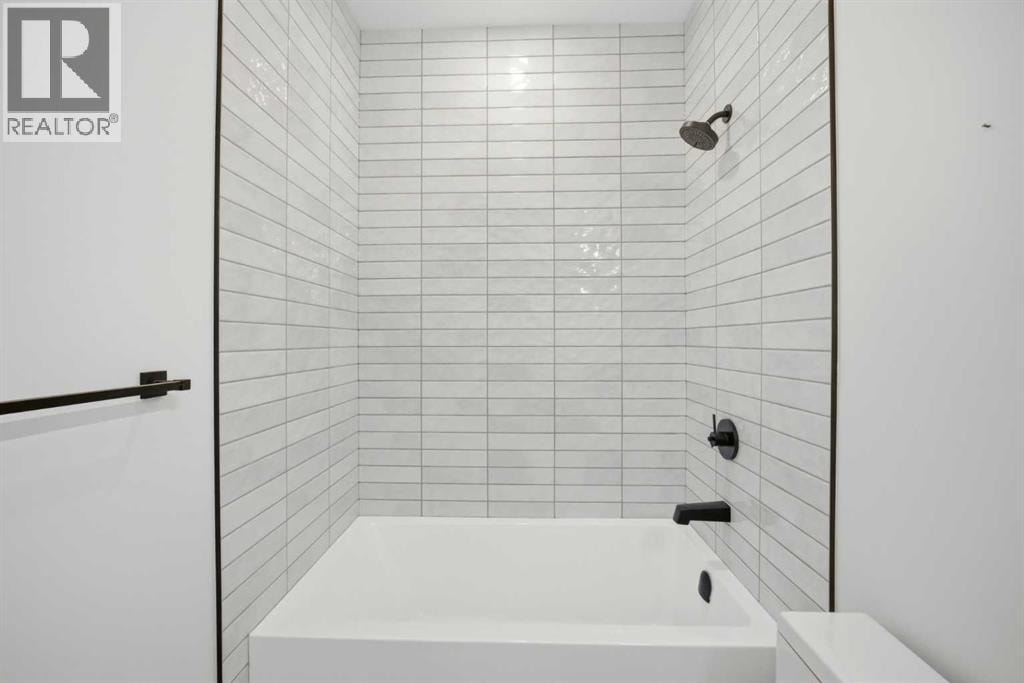 4711 19 Avenue NW — photo 28