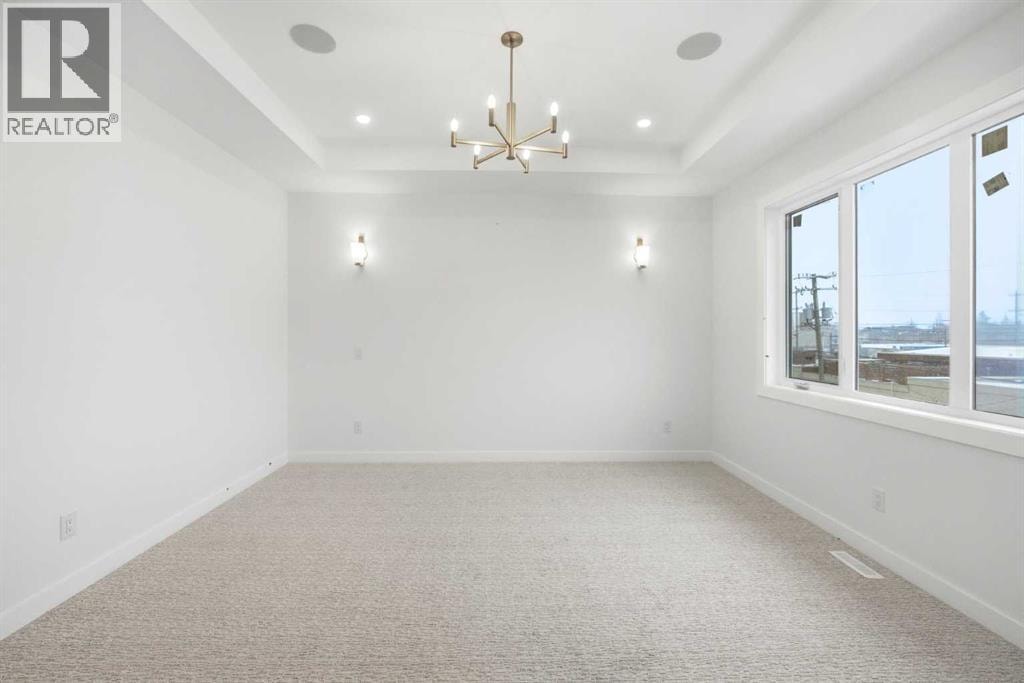 4711 19 Avenue NW — photo 33