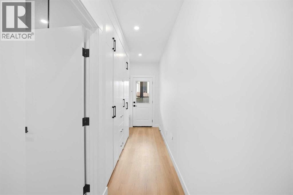 4711 19 Avenue NW — photo 39