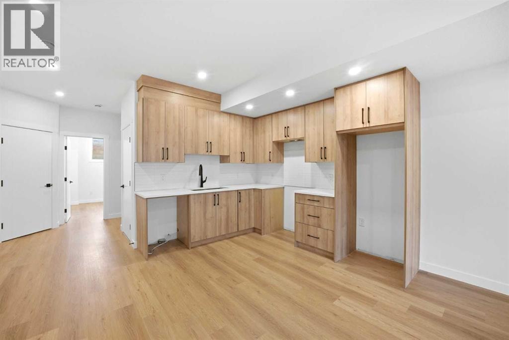 4711 19 Avenue NW — photo 42