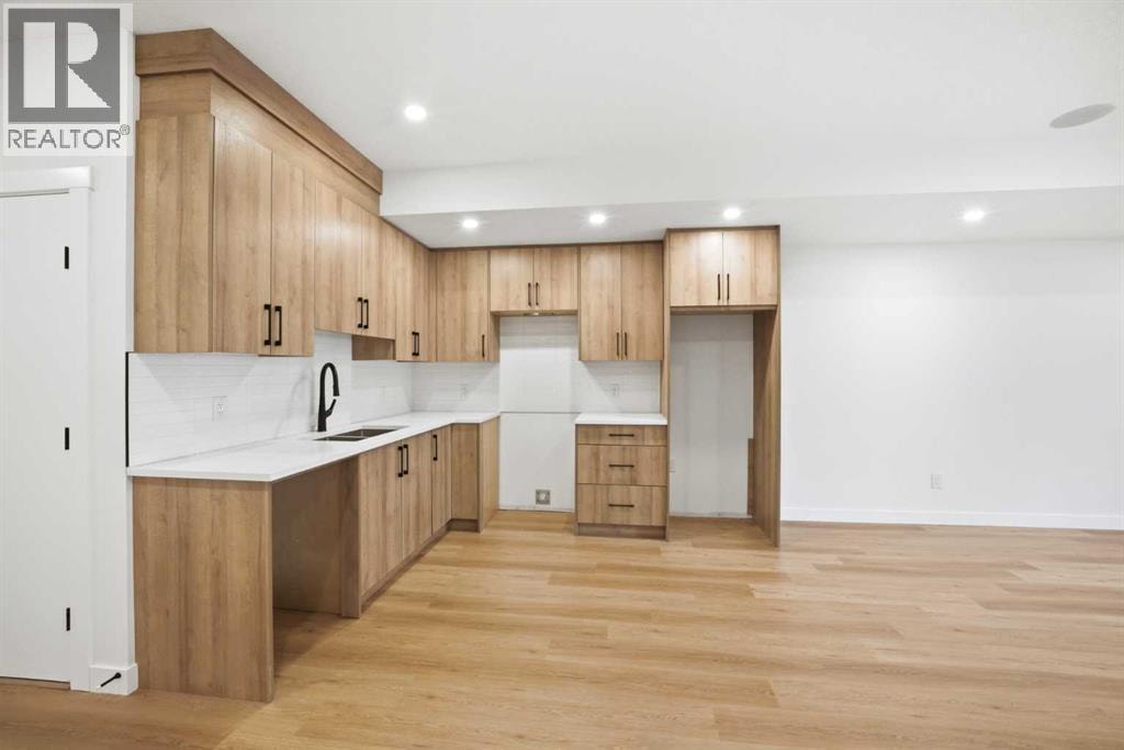 4711 19 Avenue NW — photo 41