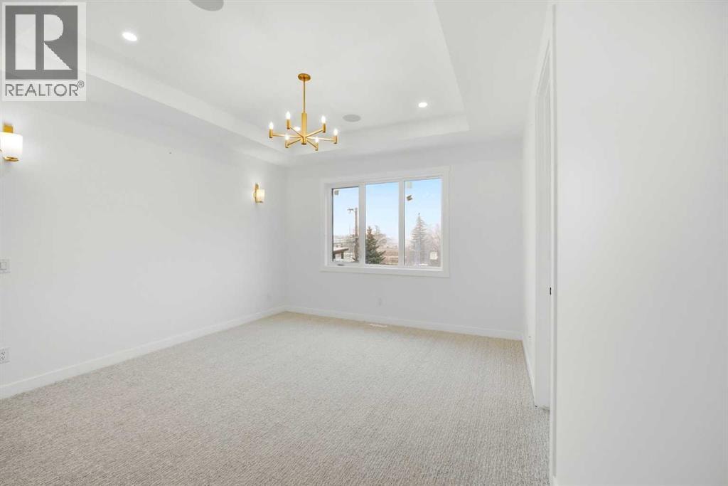 4711 19 Avenue NW — photo 31