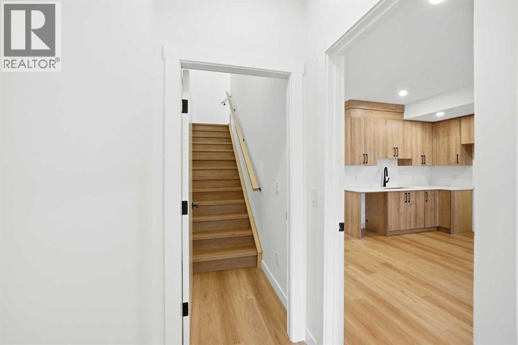 4711 19 Avenue NW — photo 40