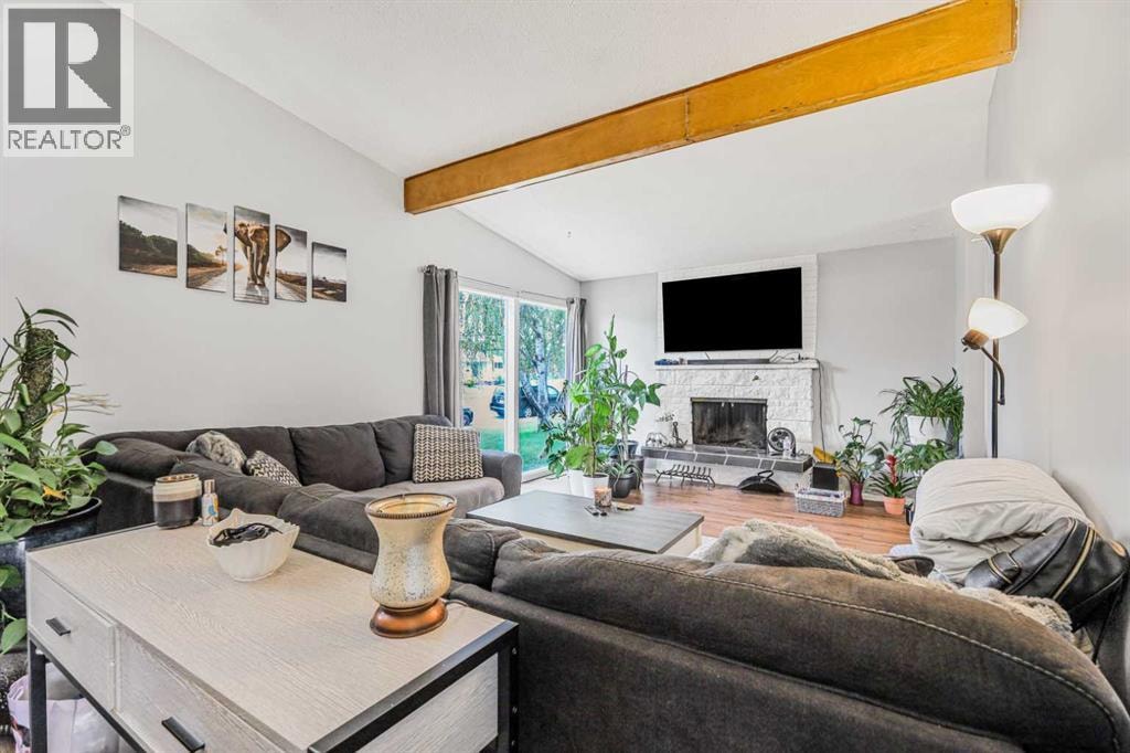 5112 Maryvale Drive NE — photo 3