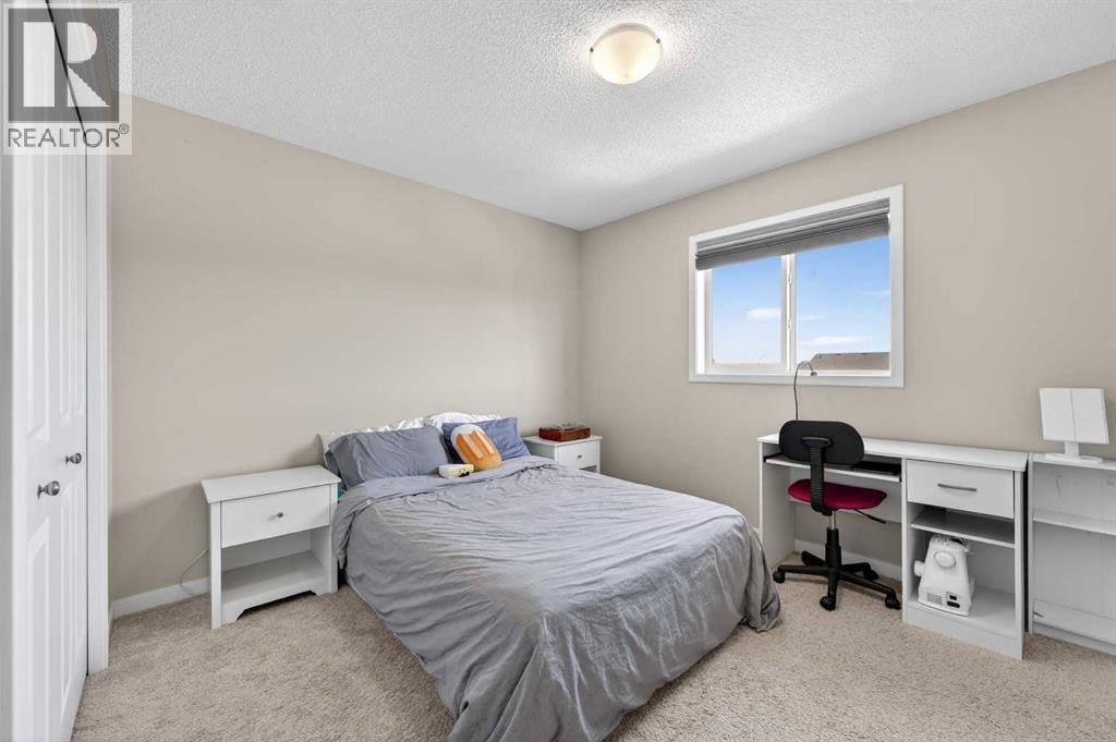 15 Fireside Crescent — photo 35