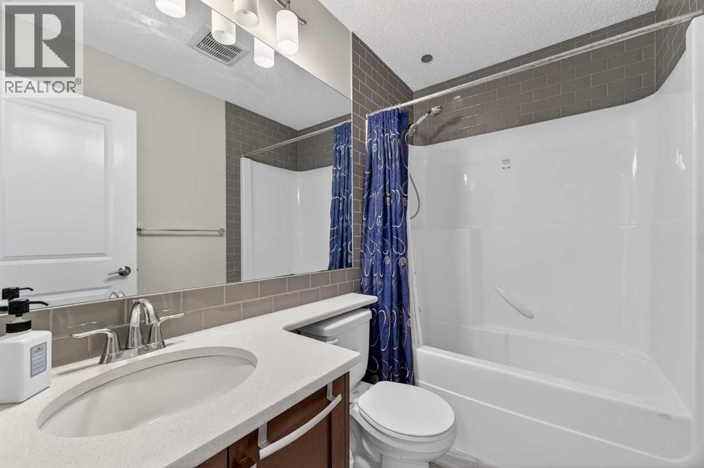 15 Fireside Crescent — photo 34