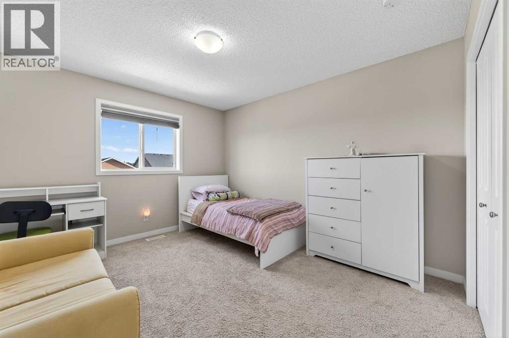 15 Fireside Crescent — photo 33