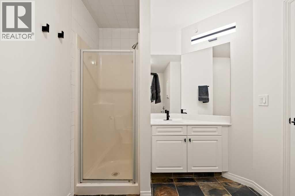 305, 1110 5 Avenue NW — photo 32