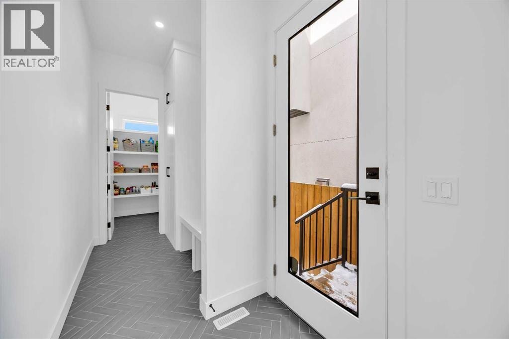 2625 29 Street SW — photo 18