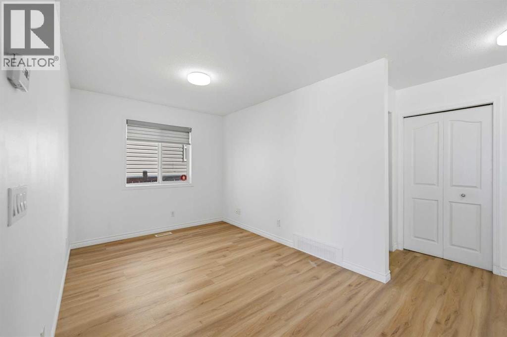 165 Saddlecrest Way NE — photo 3