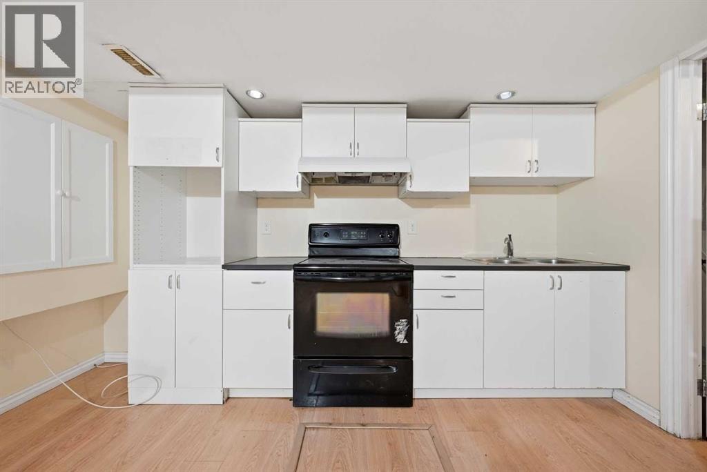 165 Saddlecrest Way NE — photo 38