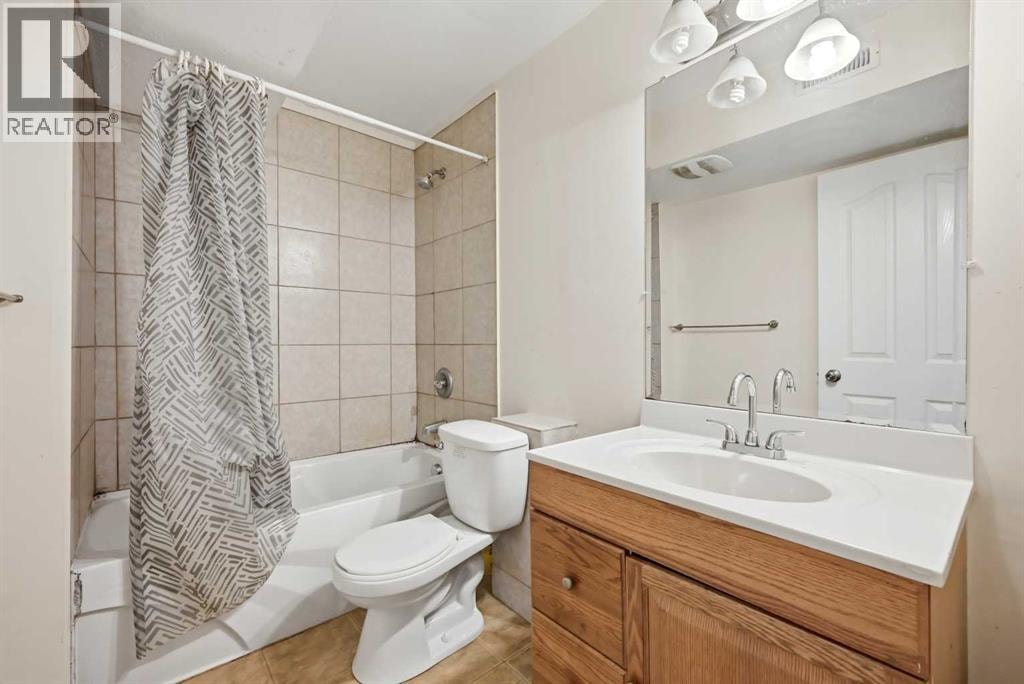 165 Saddlecrest Way NE — photo 42