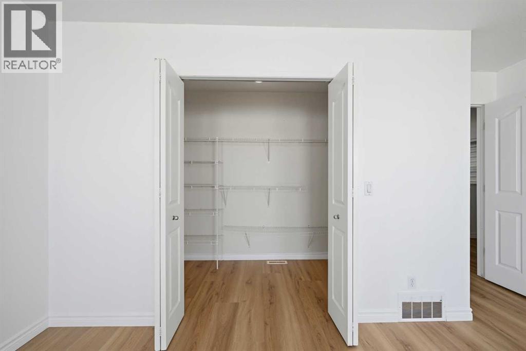 165 Saddlecrest Way NE — photo 35