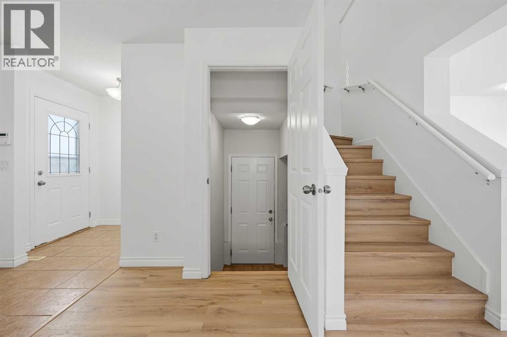 165 Saddlecrest Way NE — photo 18