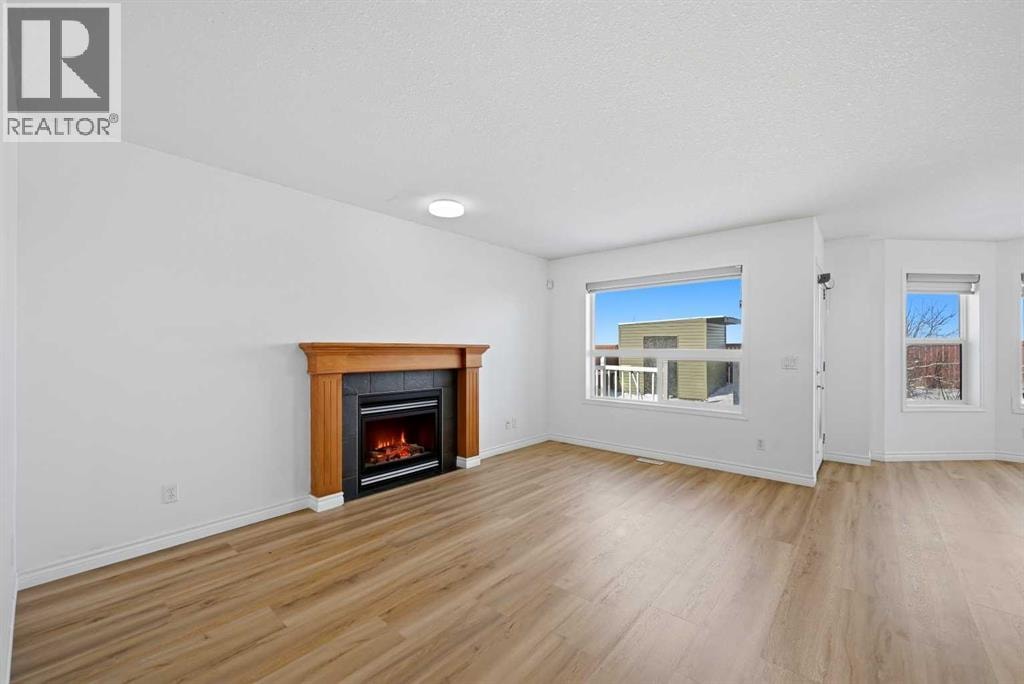165 Saddlecrest Way NE — photo 4