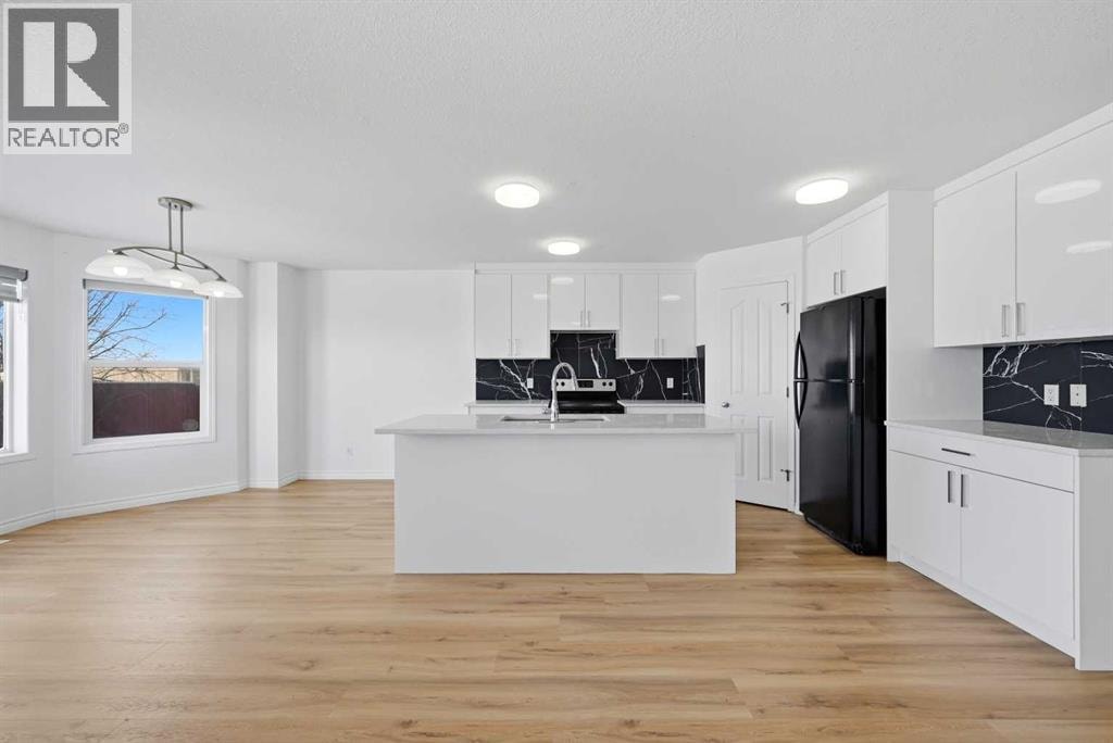 165 Saddlecrest Way NE — photo 8