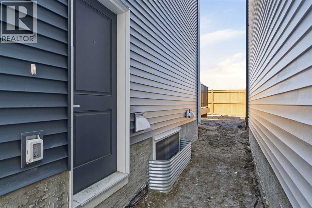 623 Buffaloberry Manor SE — photo 40