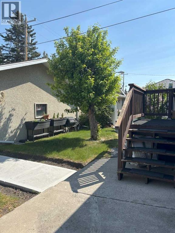 4928 40 Avenue NW — photo 18