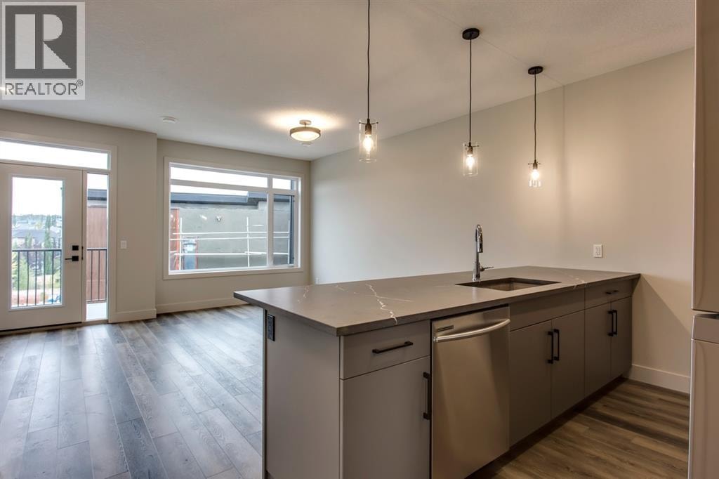 259 Royal Elm Road NW — photo 8