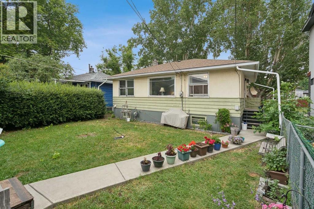 2029 Mountview Crescent NE — photo 30