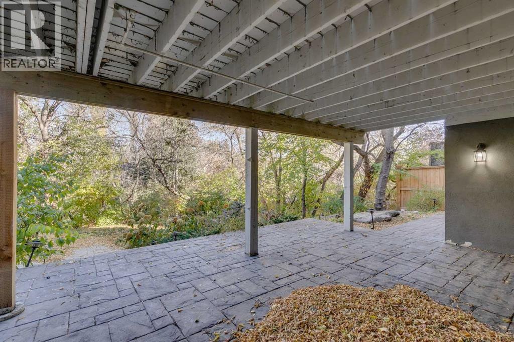 1302 Frontenac Avenue SW — photo 39