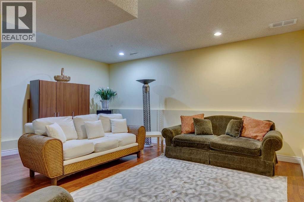 1302 Frontenac Avenue SW — photo 32