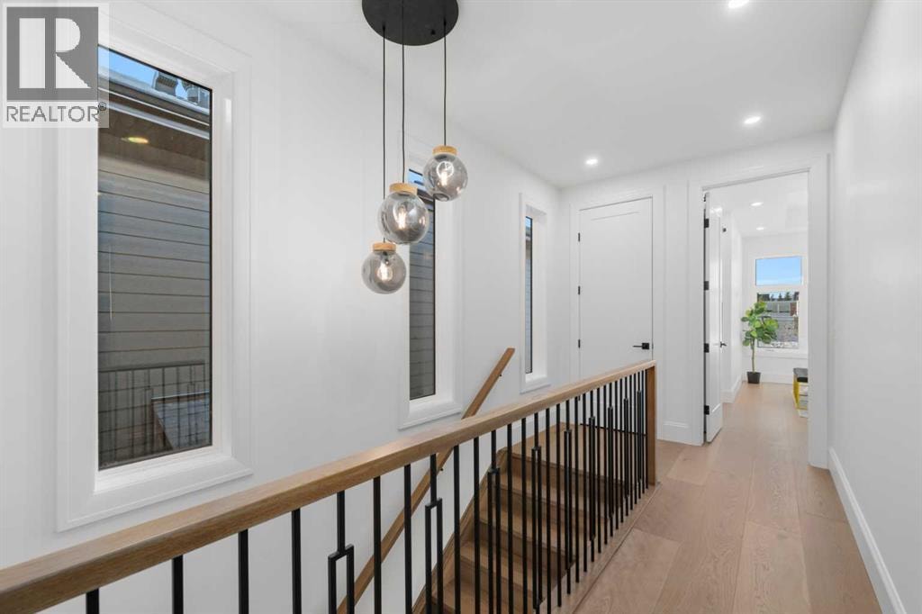 2232 30 Avenue SW — photo 9