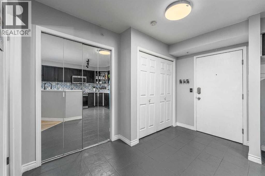 1004, 1121 6 Avenue SW — photo 3