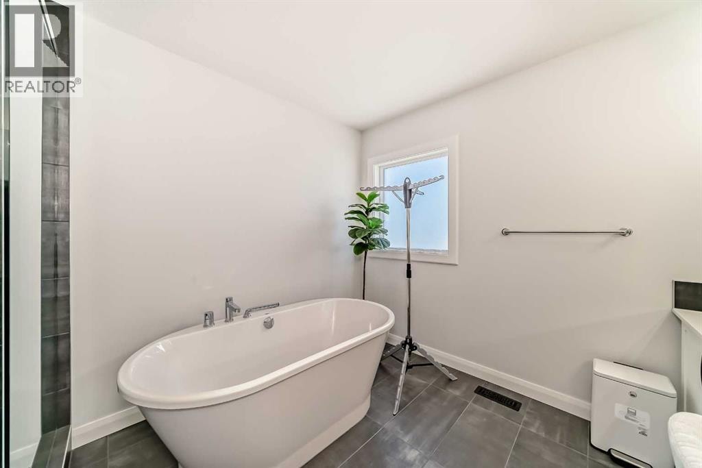 219 Chelsea Park — photo 30