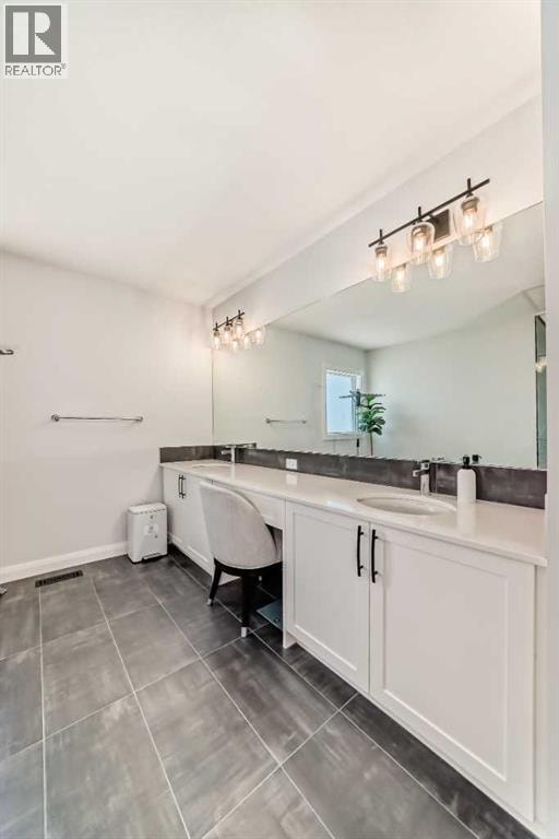 219 Chelsea Park — photo 35