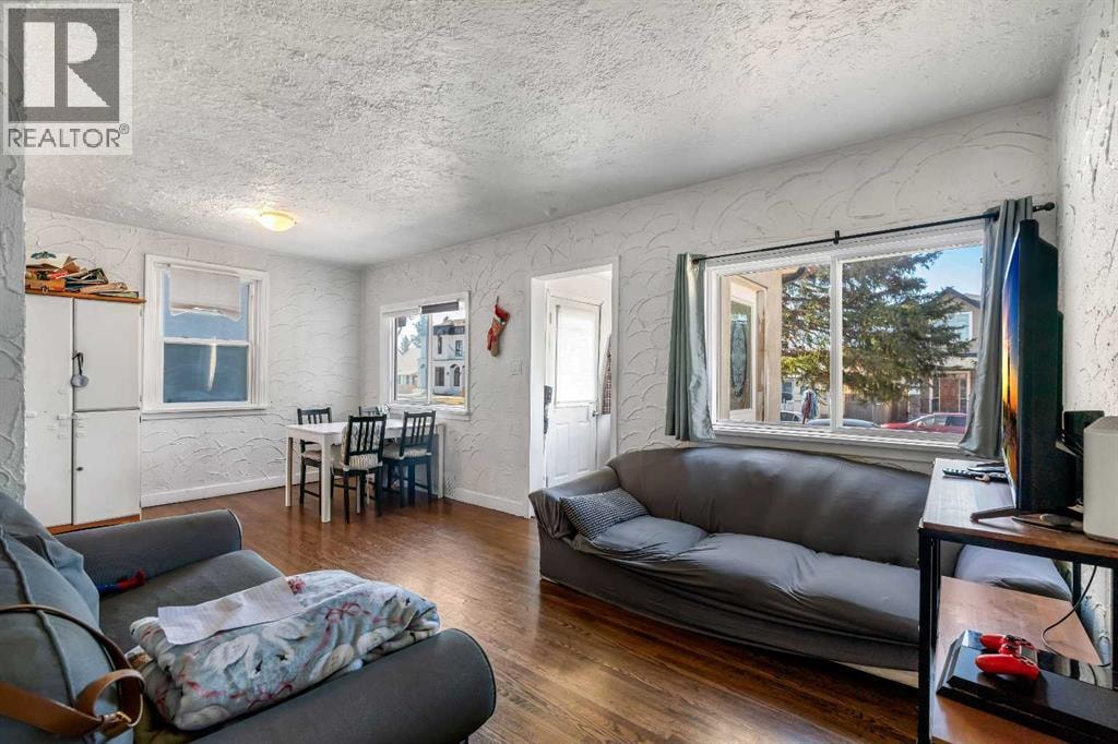 412 23 Avenue NE — photo 12