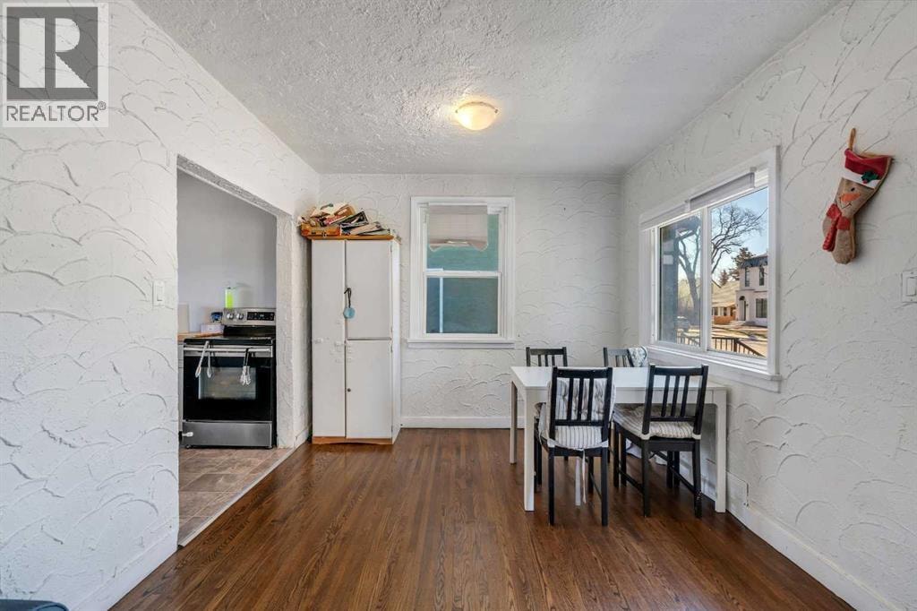 412 23 Avenue NE — photo 14