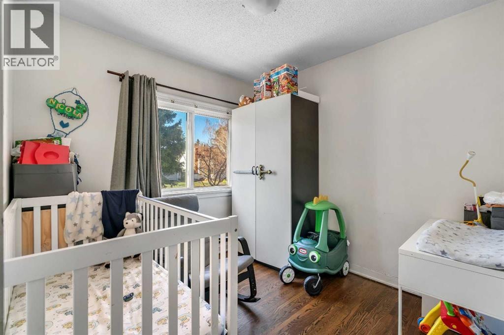 412 23 Avenue NE — photo 19