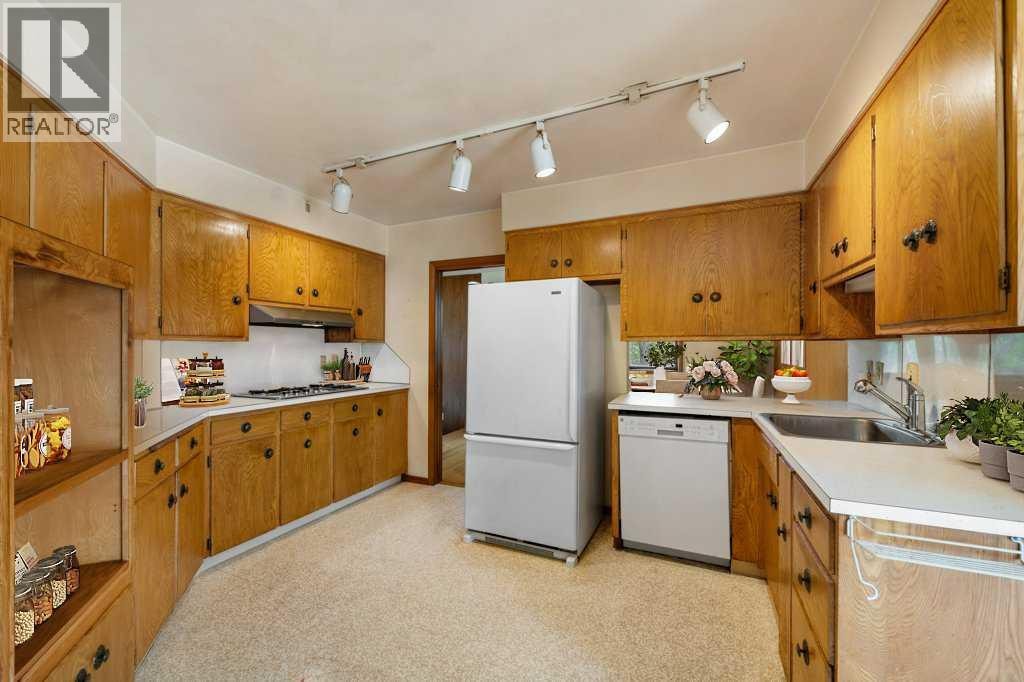 4207 Brisebois Drive NW — photo 7