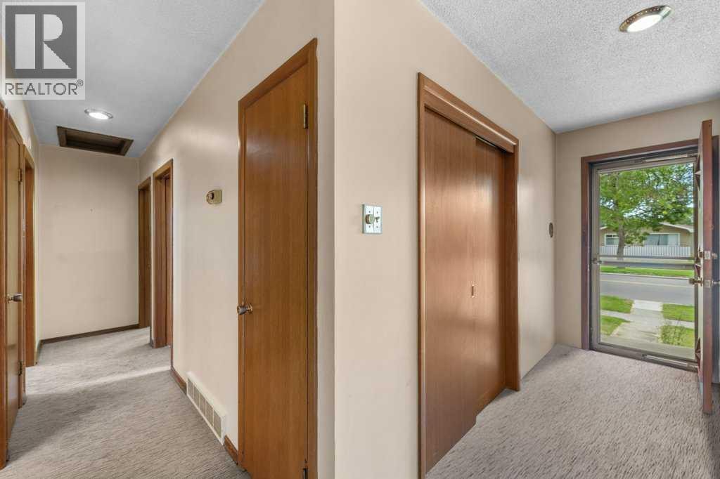 4207 Brisebois Drive NW — photo 9
