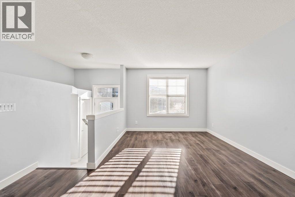 4 Evanscrest Gardens NW — photo 10