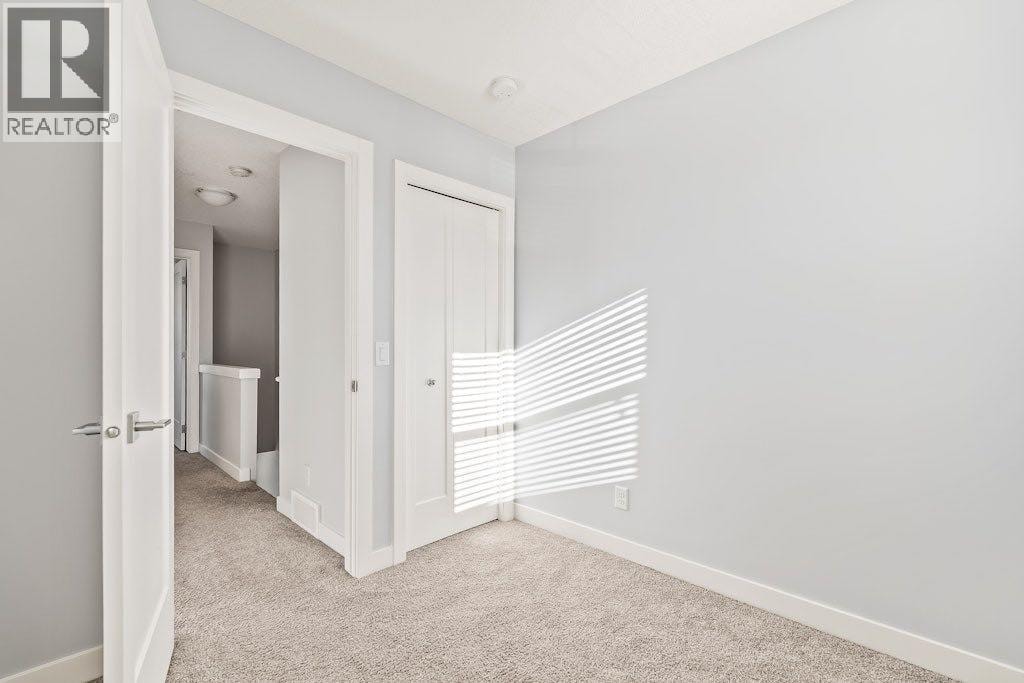4 Evanscrest Gardens NW — photo 32