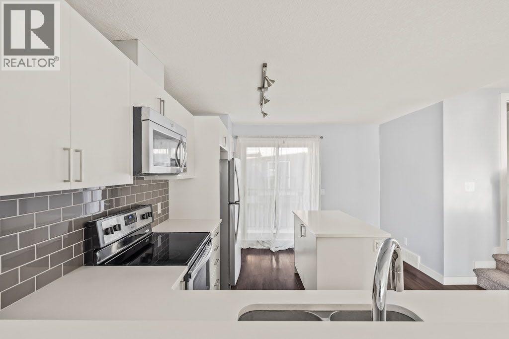 4 Evanscrest Gardens NW — photo 5