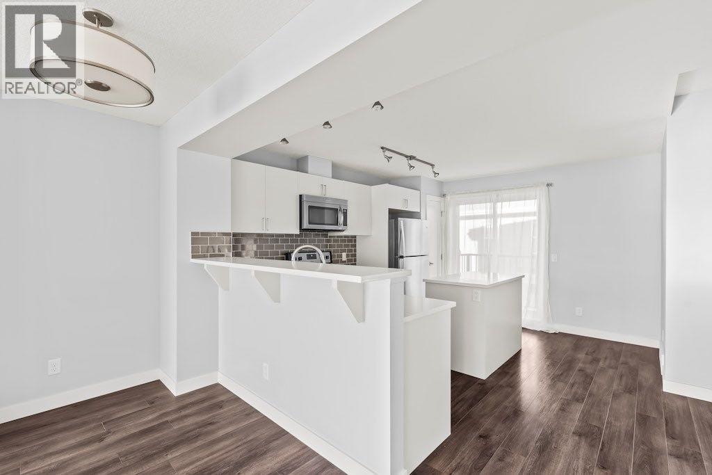 4 Evanscrest Gardens NW — photo 6