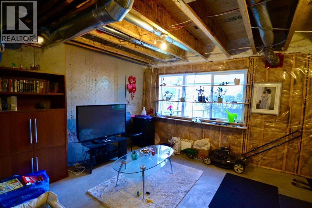 613 Hillcrest Road SW — photo 40